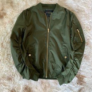 BOMBER JACKET